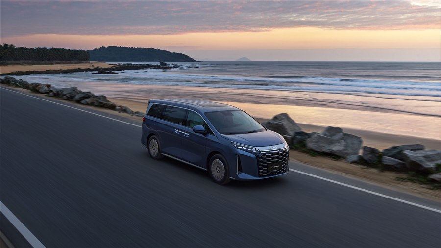 BYD M9 MPV hybrid cao cấp